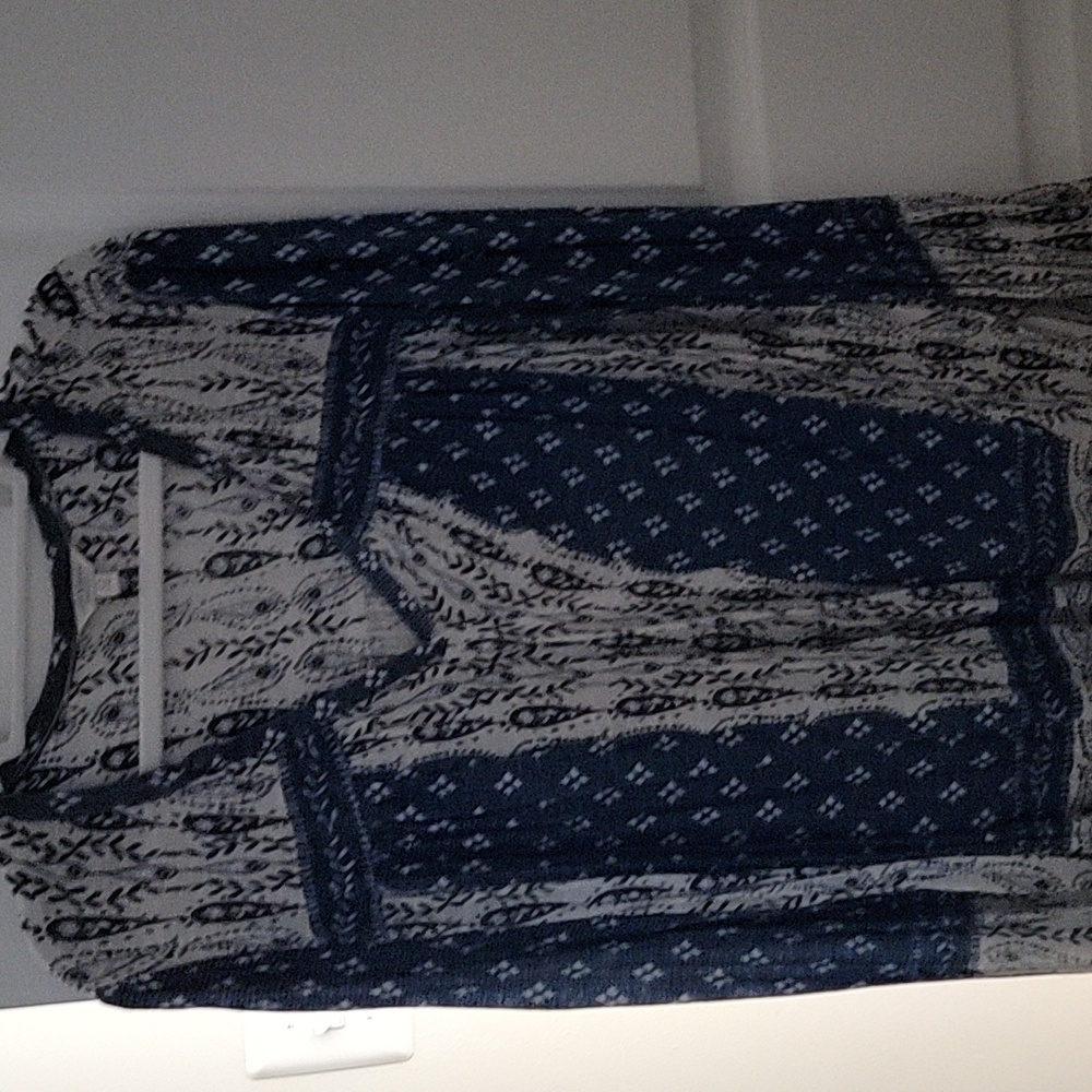 Lucky Brand V-neck LS Bohemian Top